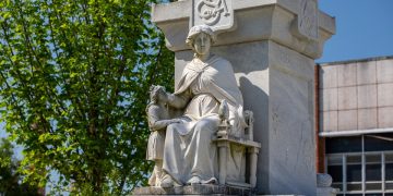 The Brilliance of History’s Greatest Minds: Unraveling the Secrets of Genius